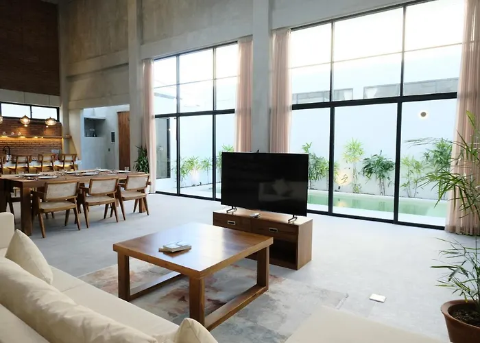 Manresa - 3br Private In Berawa, Bali チャングー