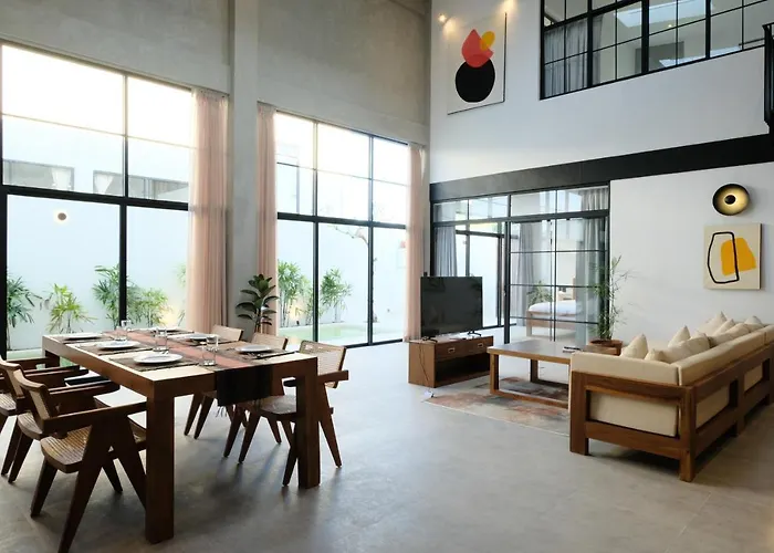 Manresa - 3br Private In Berawa, Bali
