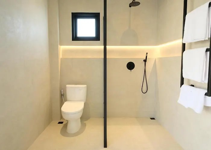Manresa - 3br Private In Berawa, Bali