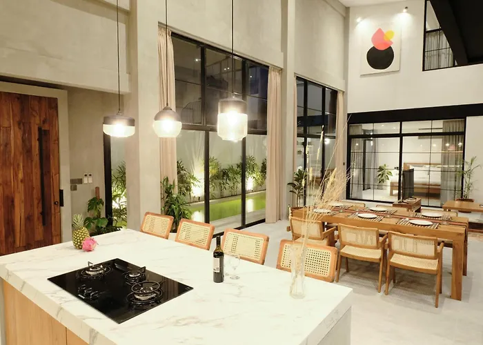 Manresa - 3br Private In Berawa, Bali ヴィラ